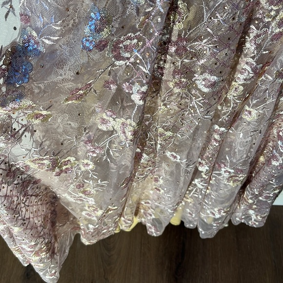 Mac Duggal embroidered floral pink a-line plunge gown - 67481 - Picture 13 of 14